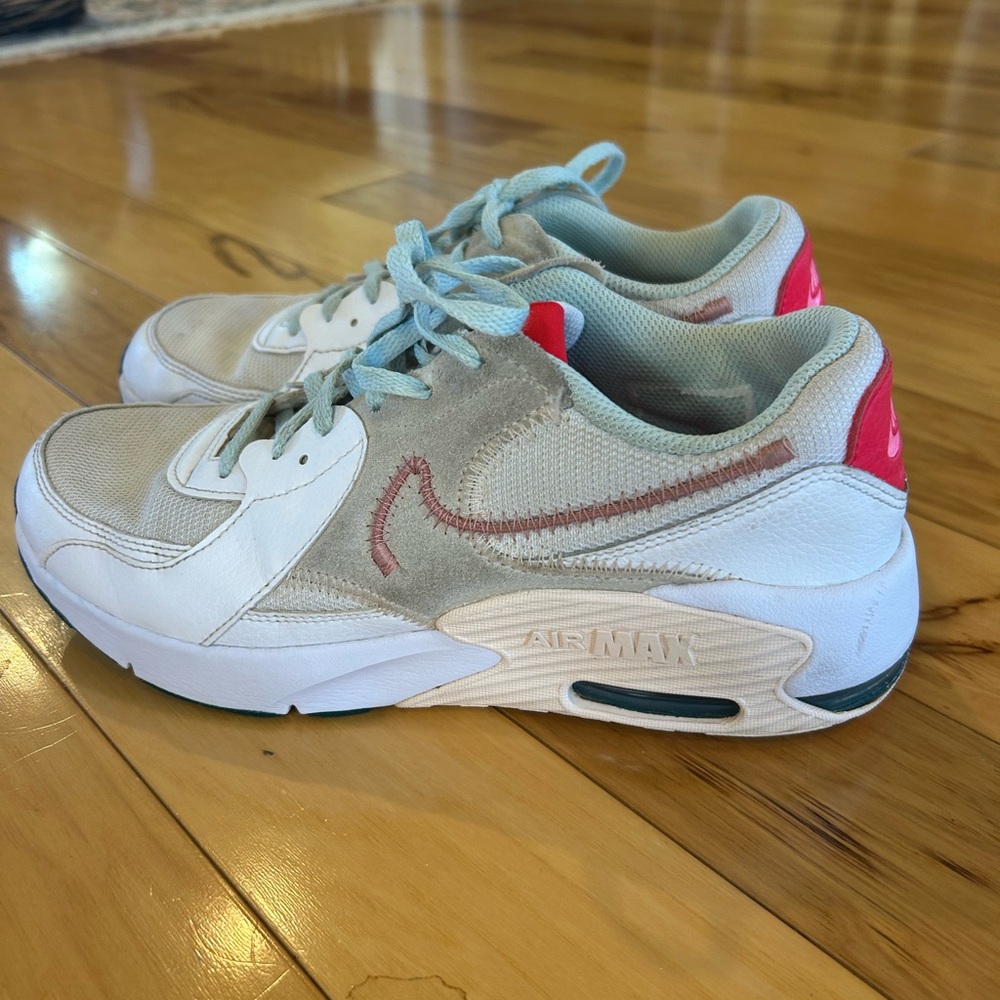 Nike Air Max Excee Neutral Beige Red Blue Laces Big Kids 6Y / Women 7.5